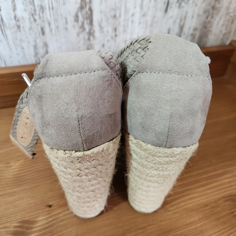 Charlotte Russe Tan Wedge Sandals with Ankle Wrap - Picture 4 of 13